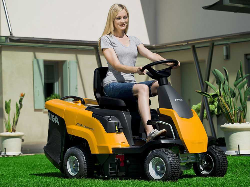 Stiga COMBI 166 Tractor cortacésped Rider – Motor 224 cc – Ancho de corte 66 cm
