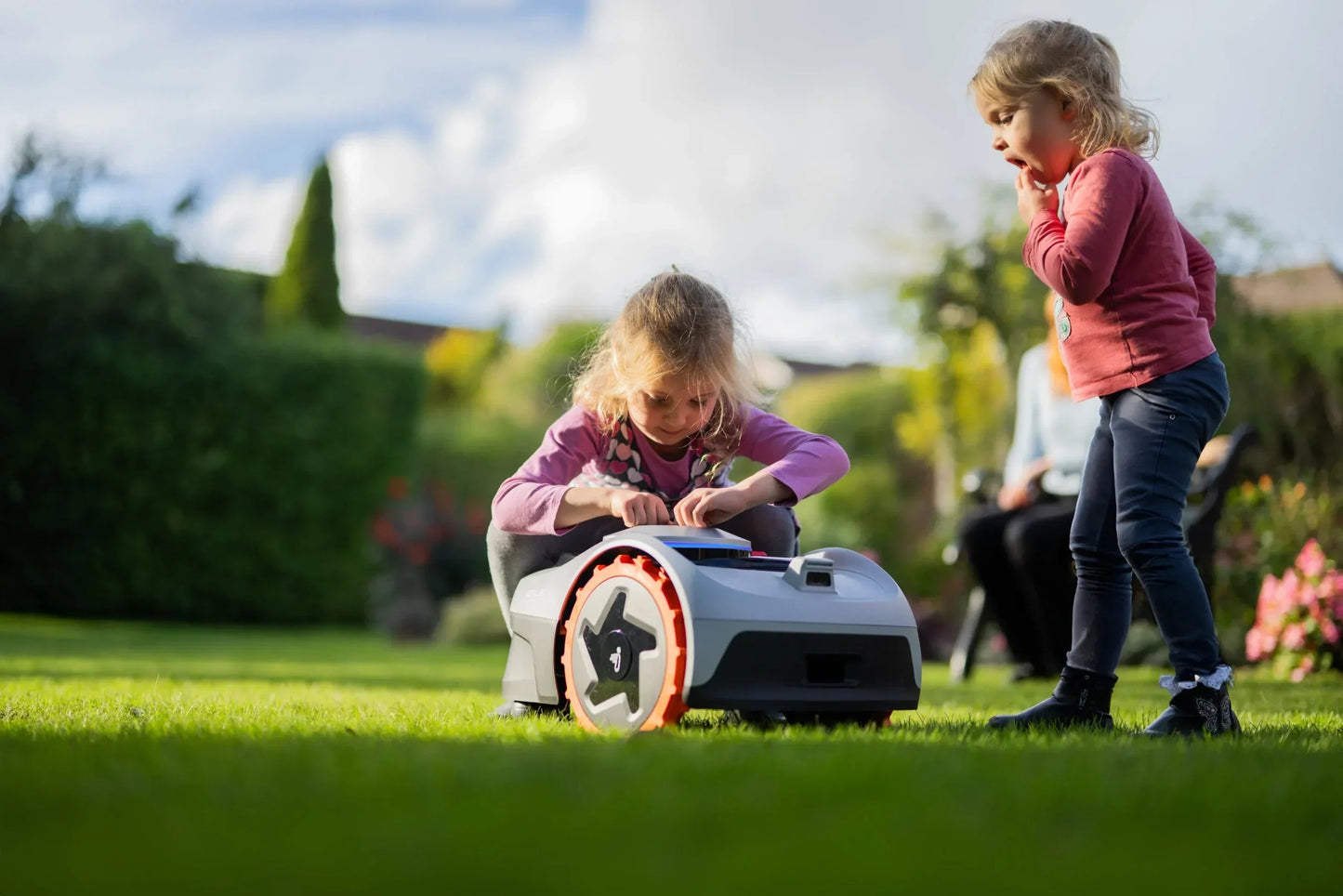 Robot Cortacésped sin cables perimetrales Segway Navimow Serie i 105E – (500 m² + Garaje GRATIS)