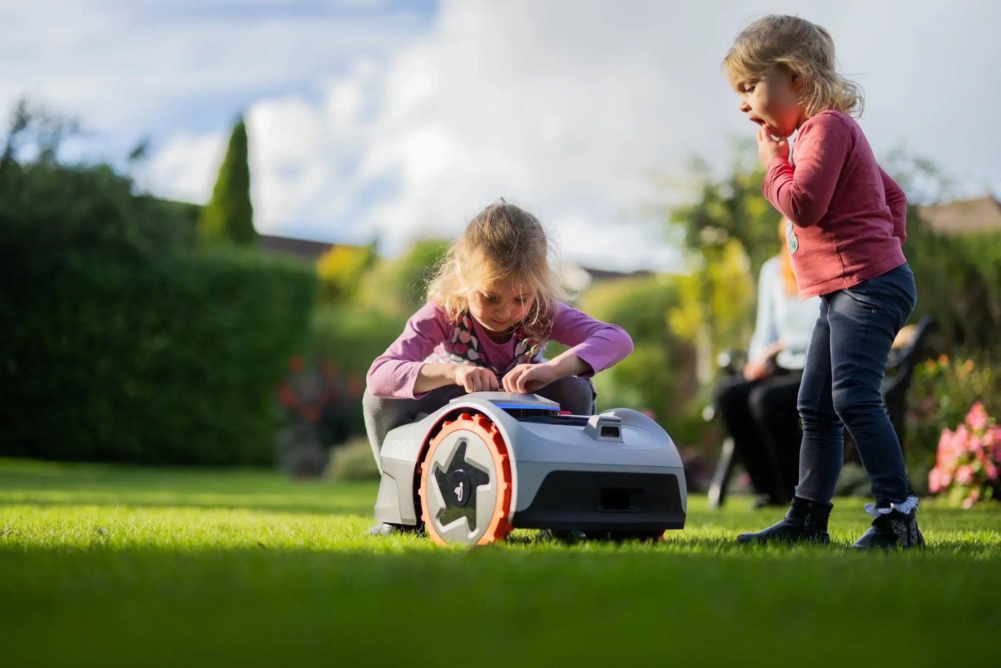 Robot Cortacésped sin cables perimetrales Segway Navimow Serie i 105E – (500 m² + Garaje GRATIS)