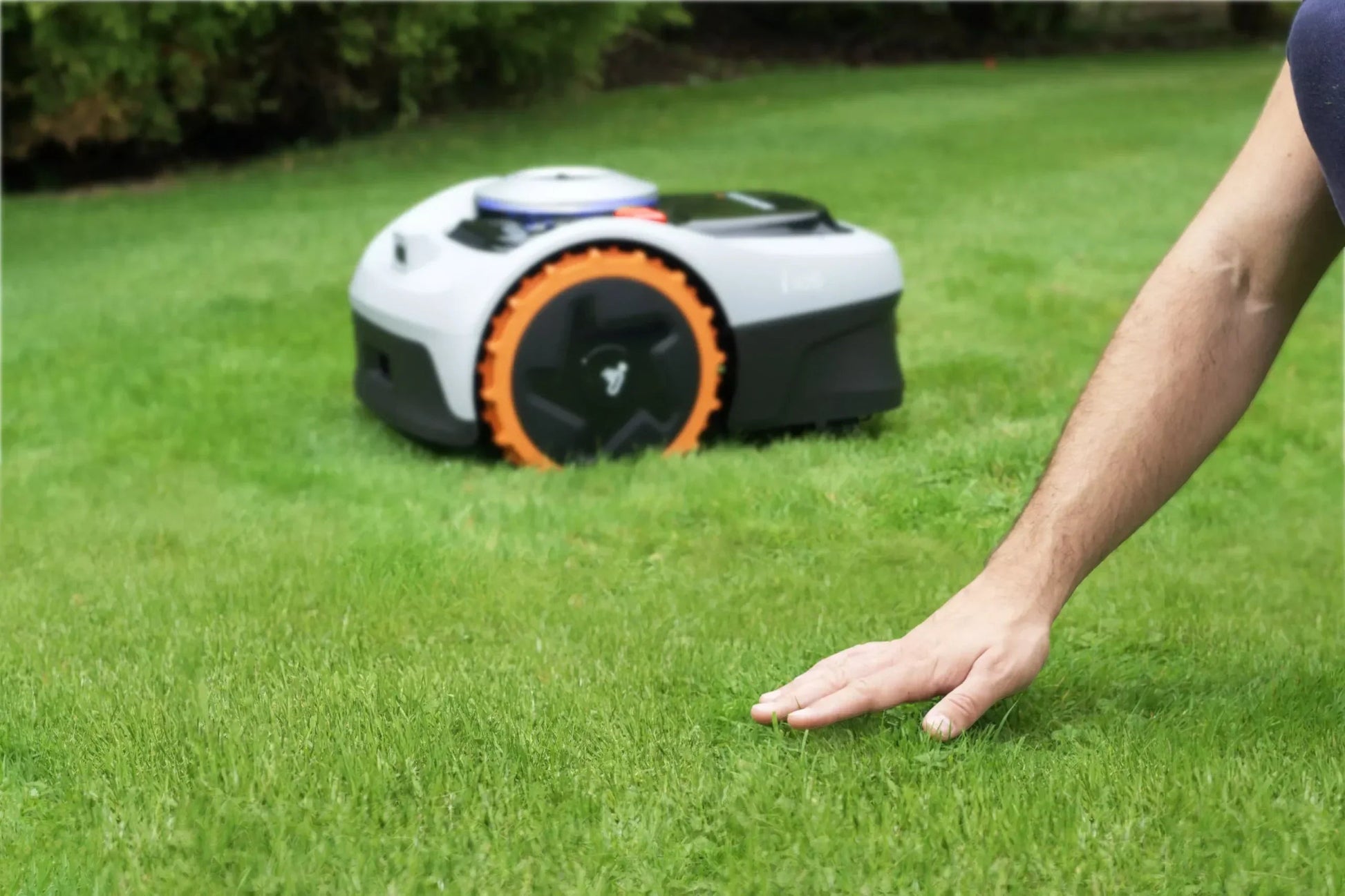 Robot Cortacésped sin cables perimetrales Segway Navimow Serie i 105E – (500 m² + Garaje GRATIS)