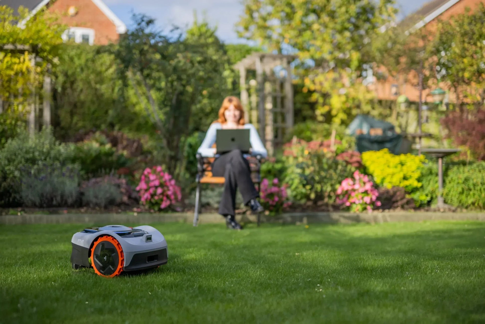 Robot Cortacésped sin cables perimetrales Segway Navimow Serie i 105E – (500 m² + Garaje GRATIS)
