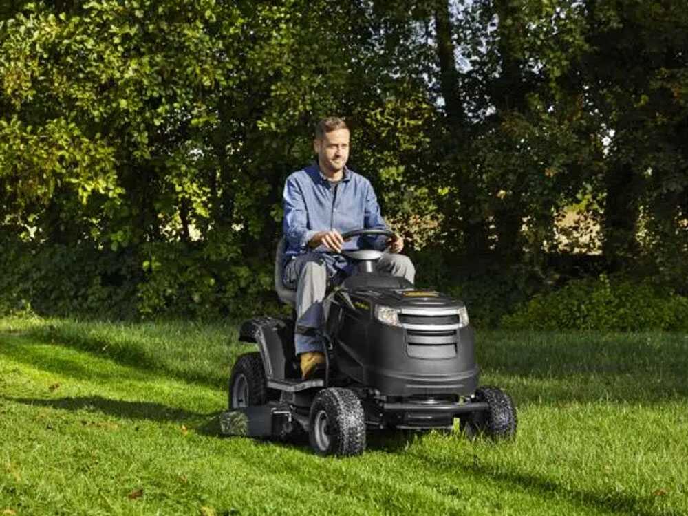 Alpina AT3 98 HA – Tractor cortacésped con motor Stiga ST 400